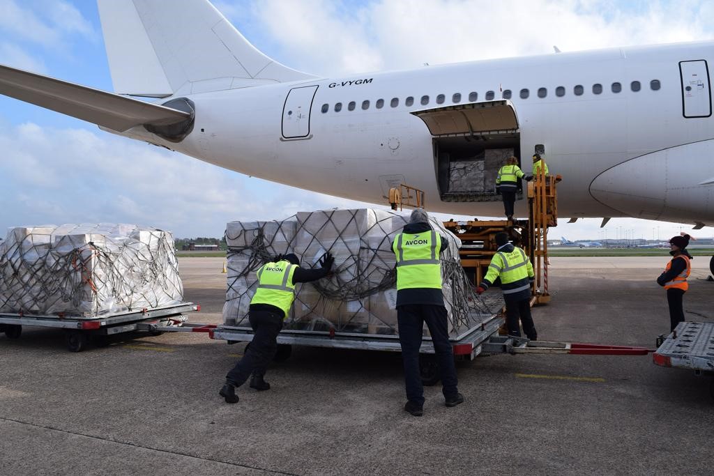 AVCONaircharter's tweet photo. @AvconAirCharter are proud to have had the opportunity to support @AirTanker with this Charter carrying vital medical supplies to the Ukraine via Poland. 
https://t.co/JLsFJFgCJo
#aviation #humanitarian #aircharter #cargo https://t.co/RoYVRy61As