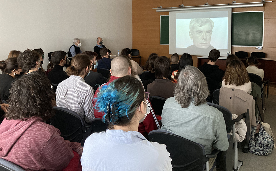 📸
Ja podeu veure l'àlbum fotogràfic de la VIII Jornada FilCat, que va tenir lloc el dijous 31 de març de 2022 a @LletresUAB

Moltes gràcies a l'Assemblea <a href="/FilcatUab/">Assemblea FilCat UAB</a> per l'organització i les fotografies: tot un èxit! 
L'any que ve més!

ja.cat/viii-jornada-f…