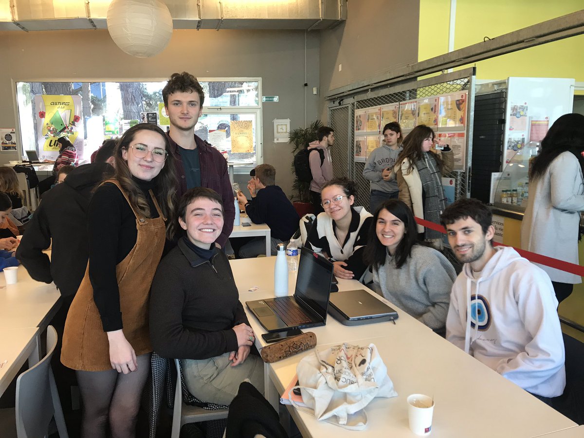 SimuACF_FR's tweet photo. Restée discrète jusqu’à présent, la France tâche de rencontrer un maximum de représentants avant de se positionner; comme ce matin avec les Pays de l’Est et de l’Europe centrale et orientale. Notre but n’a pas changé depuis 1993 et ne changera pas, l’intérêt général primera ! https://t.co/Gkt9qgvvtQ