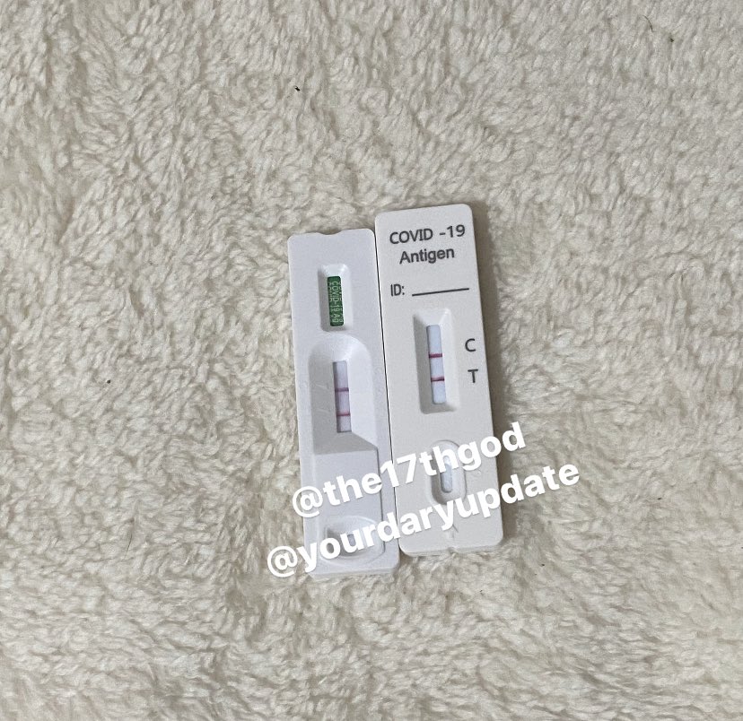 yourdaryupdate's tweet photo. สวัสดีค่ะ เนื่องจากวันนี้(4/04) เราได้มีการตรวจ atk และตรวจพบเชื้อโควิดเลยจำเป็นต้องกักตัวที่บ้าน ดังนั้นเราขออนุญาตเลื่อนส่งจากวันที่4 เป็นส่งวันที่5เมษานะคะ โดยคุณแม่เป็นคนนำไปส่งให้ค่ะ 🤍 
ปล. พัสดุบางส่วนได้มีการจัดส่งไปแล้วในวันที่3เมษา เราจะอัพเลขแทรคลงให้นะคะ https://t.co/bhnB9wiKUe