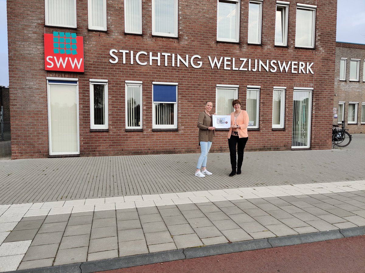 “Geweldig, ik ben er stil van”, zegt Ilja van Hasselt. Afgelopen week nam zij namens SWW een cheque ter waarde van € 1.127,50 in ontvangst. “Dankzij PricoH, RENN4 en het RvEC kunnen we iets leuks organiseren voor de jonge mantelzorgers in Hoogeveen.” bit.ly/3qVUbXN