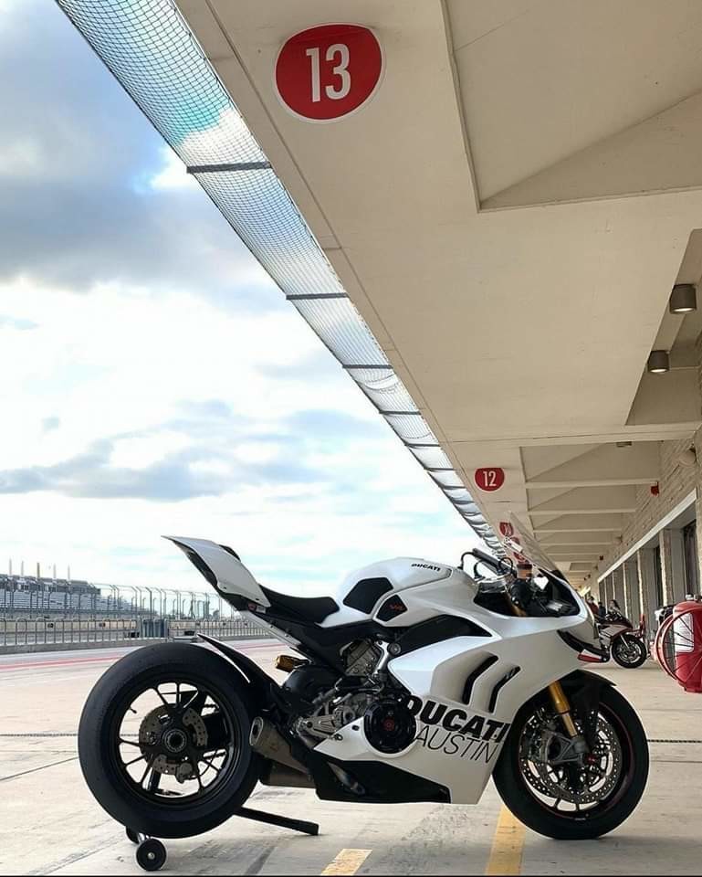 MoreMotorcycles's tweet photo. Ducati Panigale https://t.co/qakrXL992D