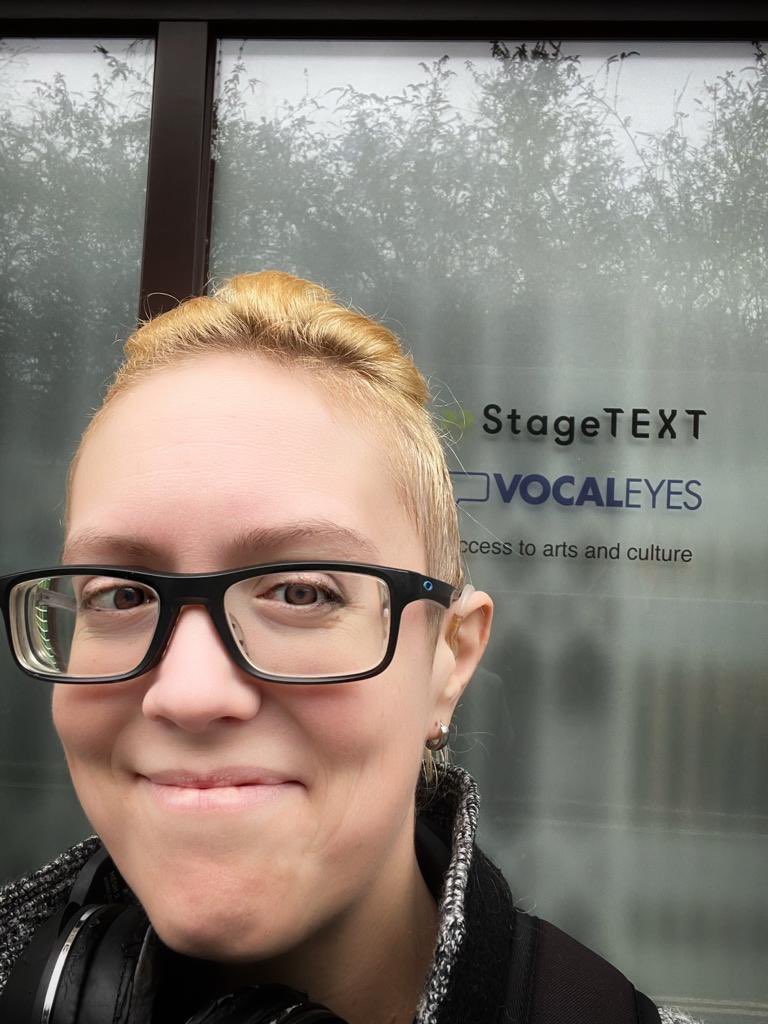 FrolickingFree's tweet image. I’m excited to announce today is my first day as @Stagetext new admin and marketing coordinator!

Looking forward to a new start and being back in the arts! 

Not currently in the office at the moment so here’s a snippet of me outside Stagetext the other day.

#stagetext #caption