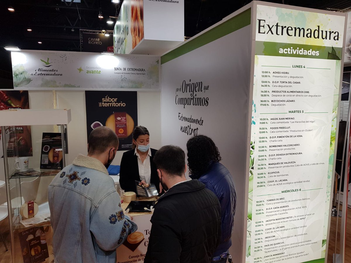 🧀🧀 Ya hemos aterrizado en <a href="/AlimentariaBCN/">Alimentaria</a> , en el stand de Extremadura, para dar a conocer las bondades de nuestro cremoso queso con degustaciones y una cata comentada. 

🧀🧀 A disfrutar con la #tortadelcasar 

#alimentaria  #alimentaria2022 #barcelona #alimentacion #dop