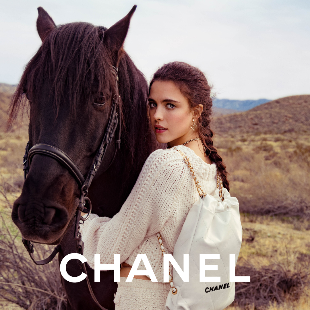 CHANEL on X: The CHANEL 22 bag, as refined as it is vital. Its shape is  that of a cushion - to which one's secrets and keys, one's tastes and needs  can