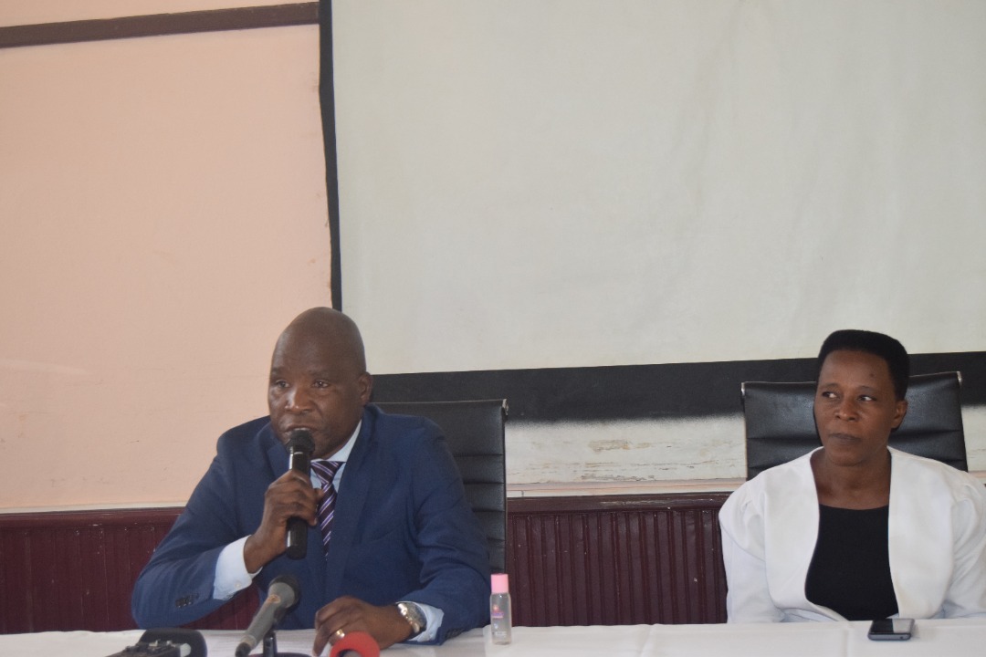 AgasekeTv's tweet photo. #Burundi  Le @MFPTE_bdi a organisé ce lundi 4.4.2022 un atelier de 5 jours à #GAHAHE_Hill's_Hôtel sur l'évaluation de la mise en œuvre des recommandations issues des séquences de mai et juin sur" la gestion des mobilités des personnels de l'Etat." https://t.co/tD08YZ4QHg