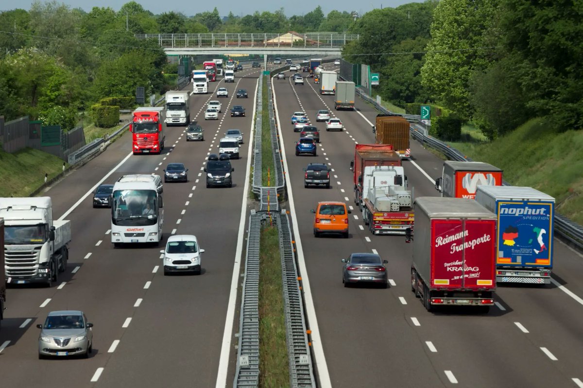 EconomyUp's tweet photo. #Autostrade 50% del valore del pedaggio in caso di incidenti: come funziona il rimborso del pedaggio @Telepass https://t.co/FmmoeMFE7I @GeneraliItalia #TelepassPay #SmartMobilityUp https://t.co/fln45IydkD