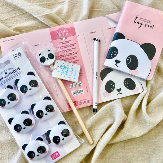 Smartyfun_es's tweet photo. Aquí uno de vuestros pedidos que está a punto de salir para una súper amante de los pandas! 
https://t.co/2j2AbBzeXj
.
.
#pandalover #ponunpandaentuvida #papeleriamotivadora #regalosbonitos #papeleriacreativa #smartyfun #tiendafisica #tiendaonline https://t.co/0A2J3M6YzK