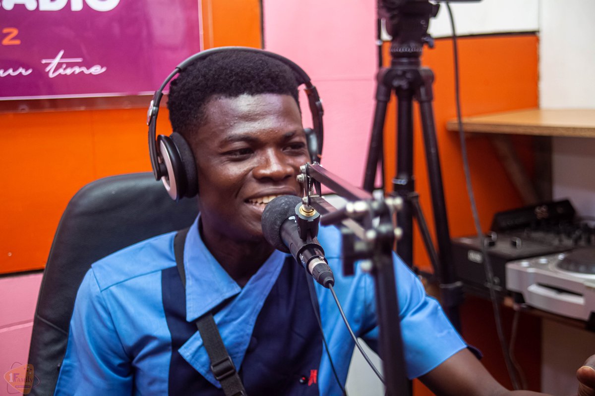 1familyradio's tweet photo. #1F_Splash with @Gabzgh on #1Familyradio.
#guest WAS @JayJaykofi
#Sarkodie #blacko https://t.co/lXoVAtLiTY