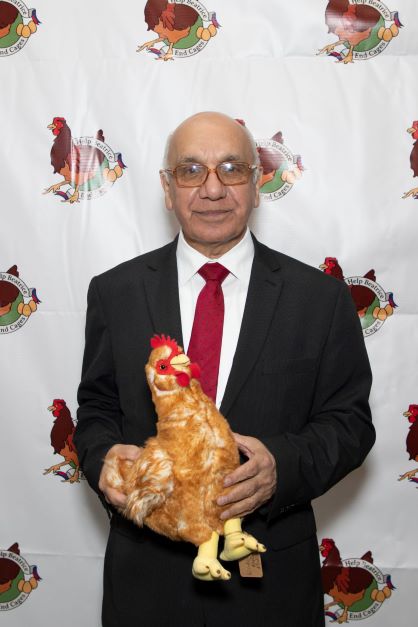 VirendraSharma's tweet photo. I have pledged my support for #BeatricesBill, the campaign to end the use of cages for laying hens in the UK.
@animal_equality @RSPCA_official @humaneleagueuk https://t.co/JYdDgiJHlN