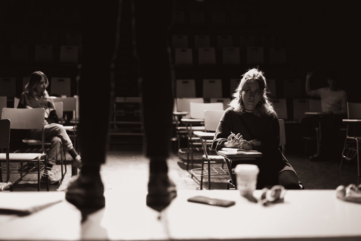 👨‍🏫📱 Un mes más #prorrogamos (J)AULAS un espectáculo de teatro #invasivo sobre la educación y la violencia en las aulas de <a href="/carlosmolinerov/">Carlos Molinero</a> y <a href="/NTFronterizo/">Nuevo Teatro Fronterizo</a> 

🗓️ Viernes de abril (excepto el 15)
🕗 20:00h
🎟️ nave73.es/portfolio-item…

¡Atrévete a vivir la experiencia!