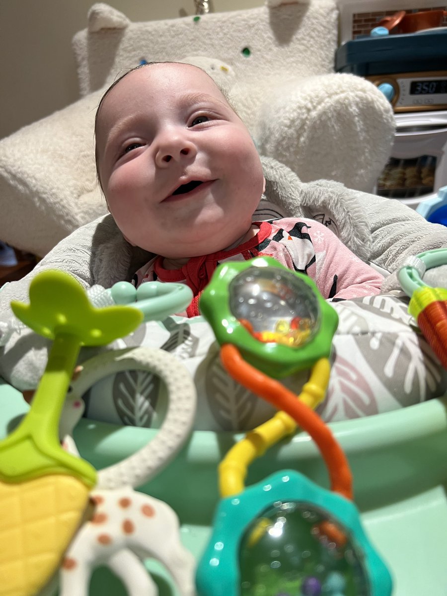 CahnEmily's tweet photo. She slept in til 6:25! #thingsonlyparentssay https://t.co/SfrhGBxl5k