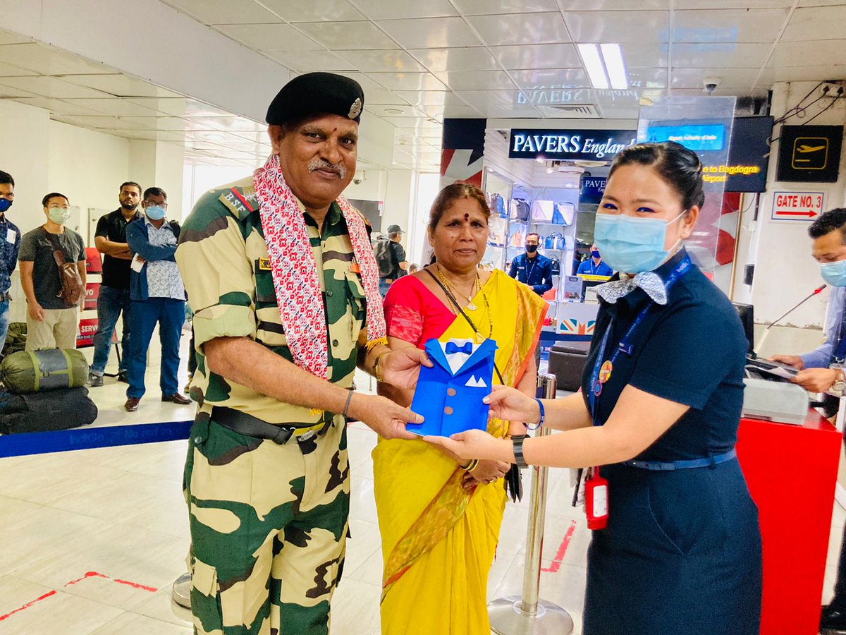 kjkes234's tweet photo. Thanks to @IndiGo6E for felicitating my father on his retirement after 40 years of service in the armed forces. Special thanks to entire staff of Team Indigo. My father will definitely cherish these moments for lifetime. @IndiGo6E @DGCAIndia @PMOIndia
#LeanCleanFlyingMachine https://t.co/BrB0ht71R1