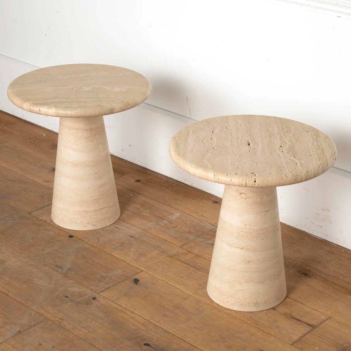 LorfordsAntiq's tweet photo. L A T E S T A R R I V A L ✨
Mid-Century Style Travertine Side Tables
https://t.co/obIrA2YC2c
#LorfordsAntiques #Lorfords #Antiques #BuyAntiques #MidCentury #Interiors https://t.co/9QCClVhKdA