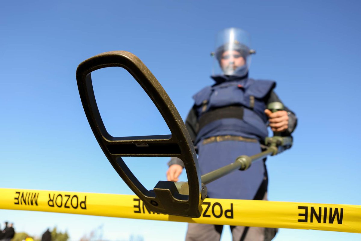 josattler's tweet photo. #MineAwarenessDay reminds of serious threat mines &amp; explosive remnants of war pose ⚠️

#EU is one of largest donors for #MineAction in BiH w €50mio, incl.
🔸️Training 
🔸️Equipment
🔸️Mapping (+ 📱 app)
🔸️Assist. to victims &amp; more
+ €10 mio. for #BiHAF demining capacities https://t.co/CdQYdByQxY