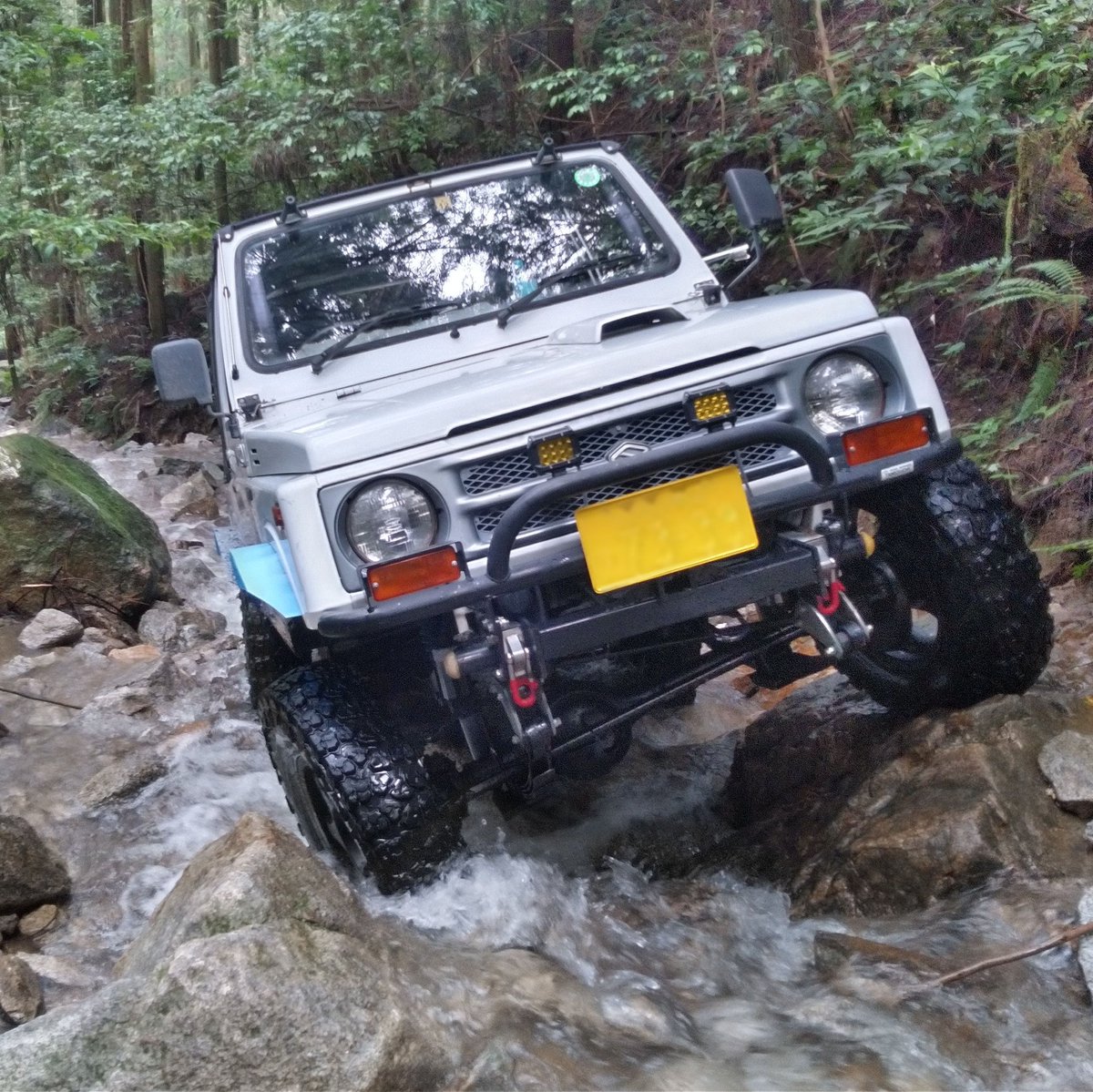 tropaeolum's tweet photo. 今日4x4の日やん
( ´∀`)
#JA11 #J53 #Jimny #Jeep https://t.co/ohwukkogMF
