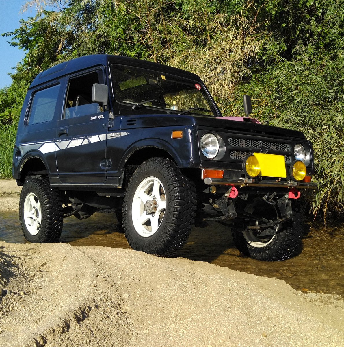 tropaeolum's tweet photo. 今日4x4の日やん
( ´∀`)
#JA11 #J53 #Jimny #Jeep https://t.co/ohwukkogMF