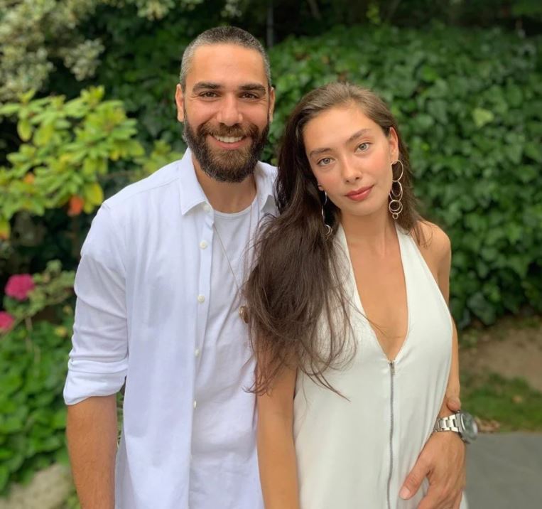 Neslihan Atagül ile Kadir Doğulu yıllar sonra yeniden bir dizinin başrolü oldu! Ünlü çift #GeceninUcunda dizisiyle bir araya geliyor. Doğulu’nun dizide Kazım karakterini canlandıracağı ve Nesilhan Atagül’ün de Macide olarak yer alacağı ortaya çıktı. #dizifilmcom