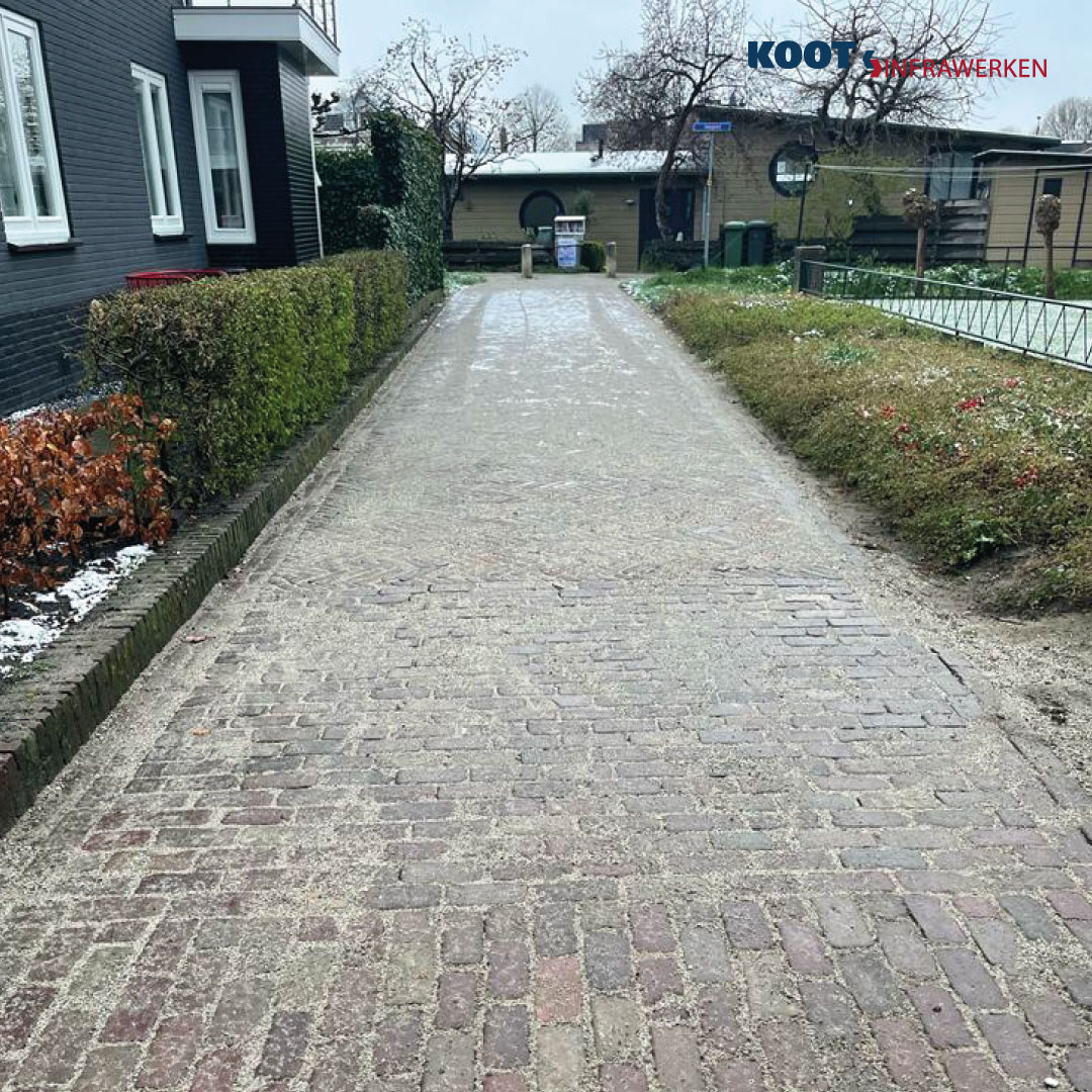 info_koot's tweet photo. De Emmaweg in de Gemeente Nieuwegein is gereed. #gww #gemeentenieuwegein #kootinfrawerken #straatmaker https://t.co/VeLhKUiOHB