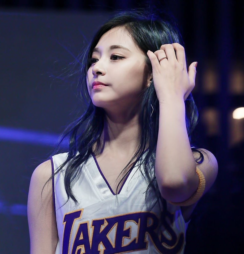 dsstradctd's tweet photo. 160512 Seokyeong University Festival
#트와이스 #TWICE #쯔위 #TZUYU https://t.co/BLjpkq3cer