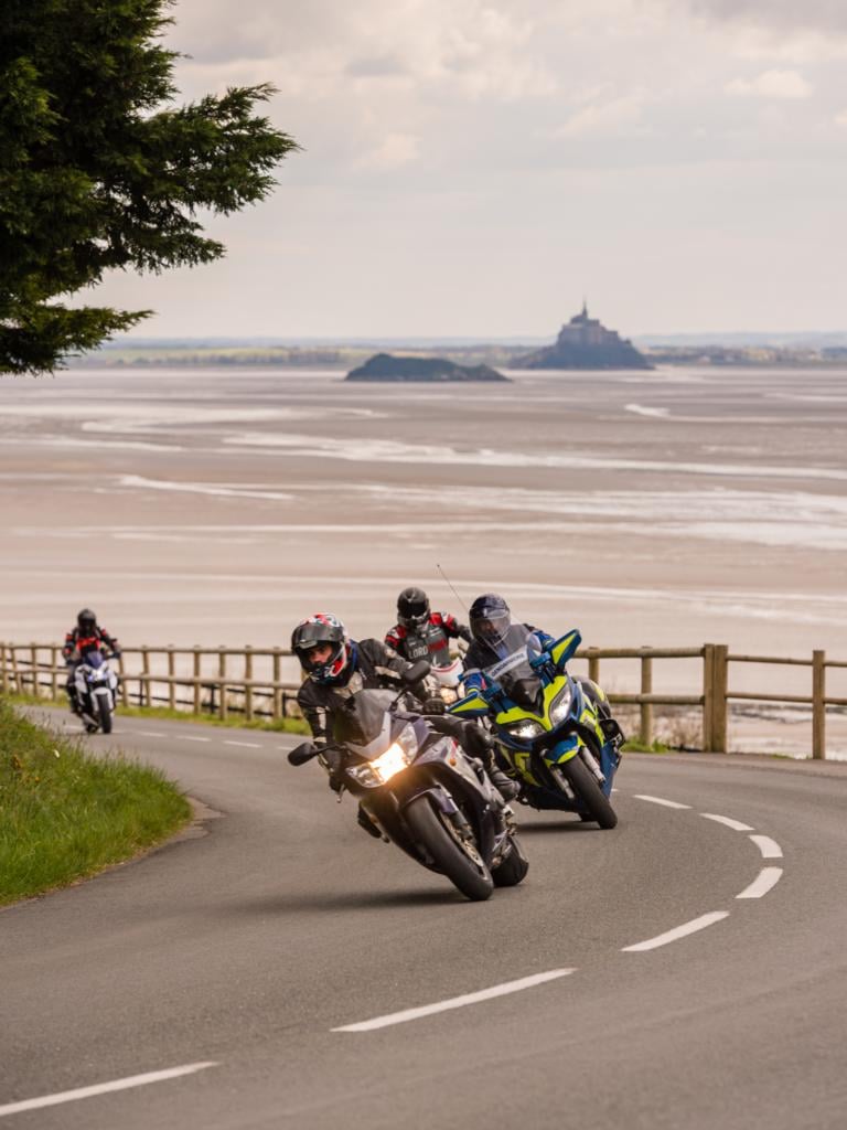 Gendarmerie_050's tweet photo. La première journée « #Trajectoires » de l’année s’est déroulée hier à Saint-Hilaire-du-Harcoët. Elle a réuni 62 #motocyclistes. Par ailleurs, le Youtuber LordPuma, était présent sur la journée pour réaliser un reportage sur les actions de sensibilisation #routesplussûres. https://t.co/A0afBRkiNh