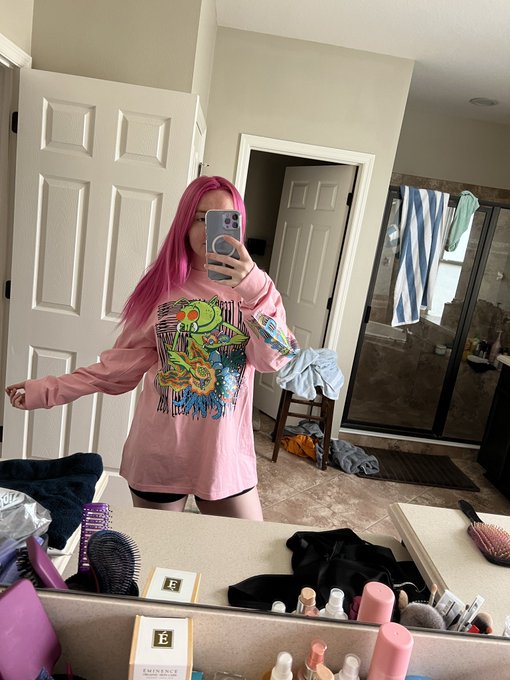 My girlfriends page is on sale! Her link is in the caption and bio! https://t.co/FwhfbwNqvo<a href="/tag/newprofilepic"class="tags"><span>#newprofilepic</span></a>