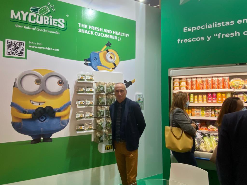 Albertocusal's tweet photo. En @AlimentariaBCN con @LechugaSnack @SweetPalermo_es @mycubies @rijkzwaanES . Visítanos en el pabellón2 F326 https://t.co/3f7UxoHaFf