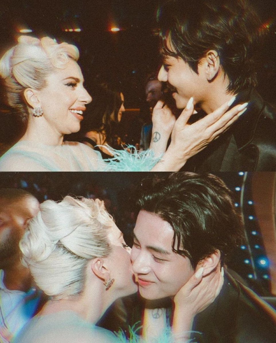 Elymin136's tweet photo. la manera en que kim taehyung subió esta secuencia de fotos con lady gaga y puso al pie "My jazz queen is @ladygaga 🧡" 😭😭😭😭 "mi reina del jazz" [CRY]

• https://t.co/MSM06VvKp7 https://t.co/ziI3w7n2vw