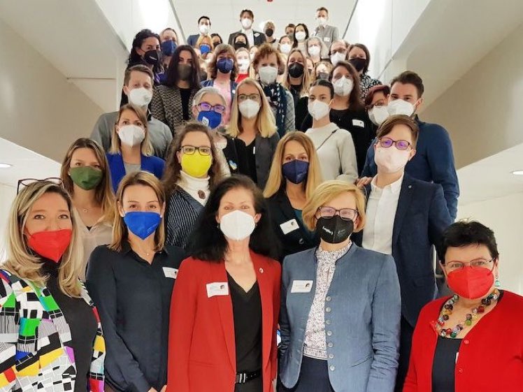 So viele #WOMENinICT letzten Donnerstag beim #Rolemodel Event: ja, es gibt weibliche IT Expertinnen im Bereich #SoftwareEngineering und #SoftwareTesting Quod erat demonstrandum. Die #femalerolemodel Videos gibt es in Kürze