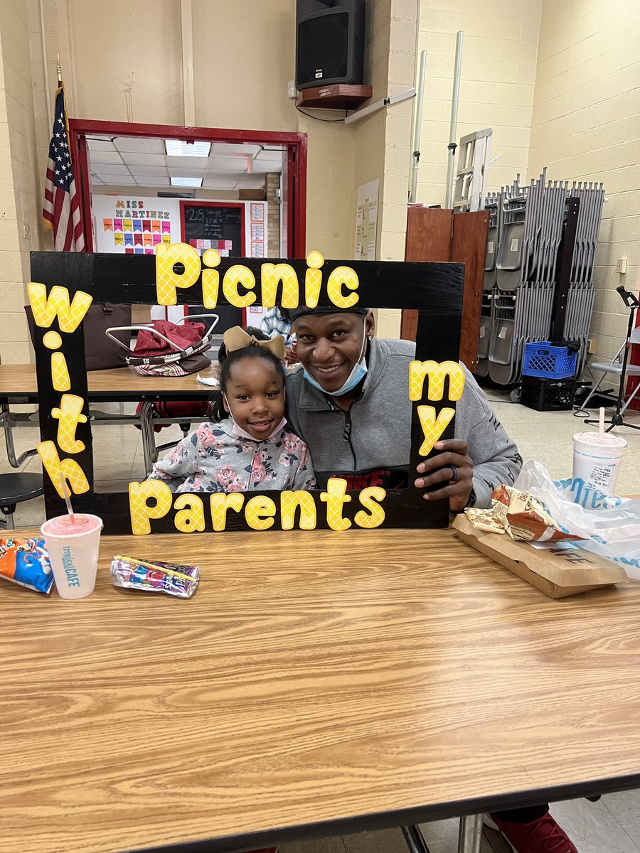 Picnic with Parents! Perfect weather for lunch in the backyard and getting tips for Spring Testing! Happening all week! <a href="/MabelvaleElLRSD/">Mabelvale Elementary</a> <a href="/dlsmith1221/">Darian Lynn Smith</a> <a href="/MichaelPoore1/">Michael Poore</a> <a href="/KeithMcFA9306/">Keith McGee</a>