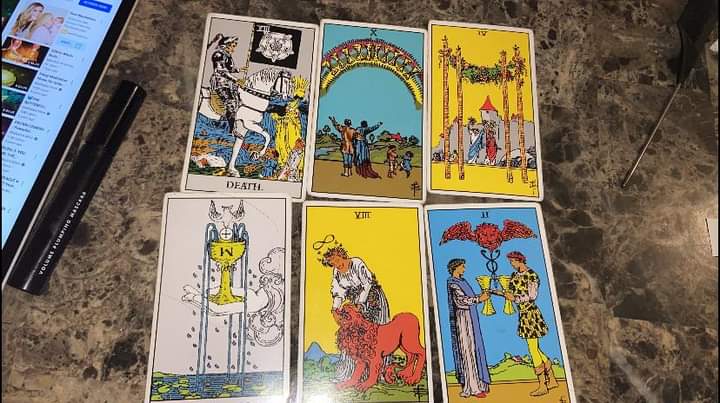 Sanza_Tarot's tweet image. #TarotReading 
#sanzatarot 
Comment with your real name and ONE question, I'll be doing FREE readings for the next 30mins. RT and Like for a reading💖🙏
