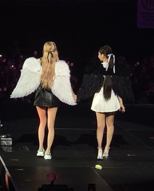 BITCHAENNlE's tweet photo. these photos make you feel in heaven https://t.co/6YuVjTmyA4