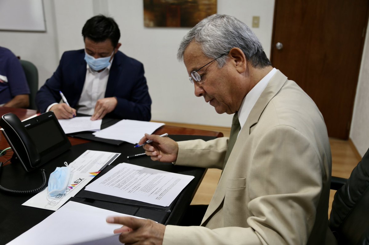 somoscecytem's tweet photo. Firma de convenio con @haz_que_fluya, desde entonces se han logrado las siguientes acciones: 
• Conservación de más de 2 mil 550 árboles.
• Ahorro de 375 metros cúbicos de rellenos sanitario por reciclaje de papel.
• Reducción de 150 toneladas de emisiones de gases invernadero https://t.co/WrKB3KgEFK