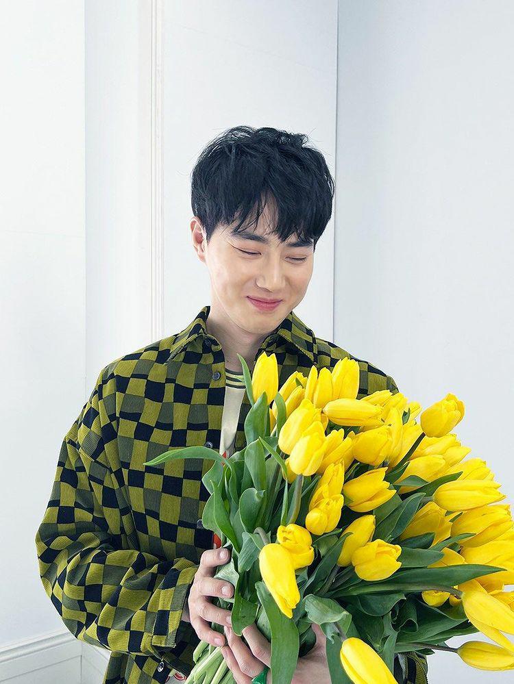 Ka1288D's tweet photo. Sen benim hayatımın en güzel çiçeğimsin
#SUHO_GreySuit #SUHO_Hurdle #suho_colorful #SUHO https://t.co/L6Z9F5dLD9