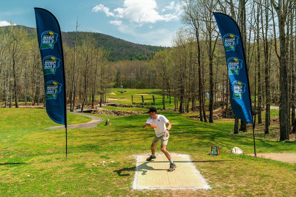PDGA's tweet photo. 🏆: Bragging rights are on the line this week at the @CollegeDiscGolf National Championships at North Cove Disc Golf &amp; Social Club!

Who is taking the title in 2022?

More Info: https://t.co/2jq9x1eeiw

#discgolf #CDGNC #collegediscgolf https://t.co/VZFMaLcOs1