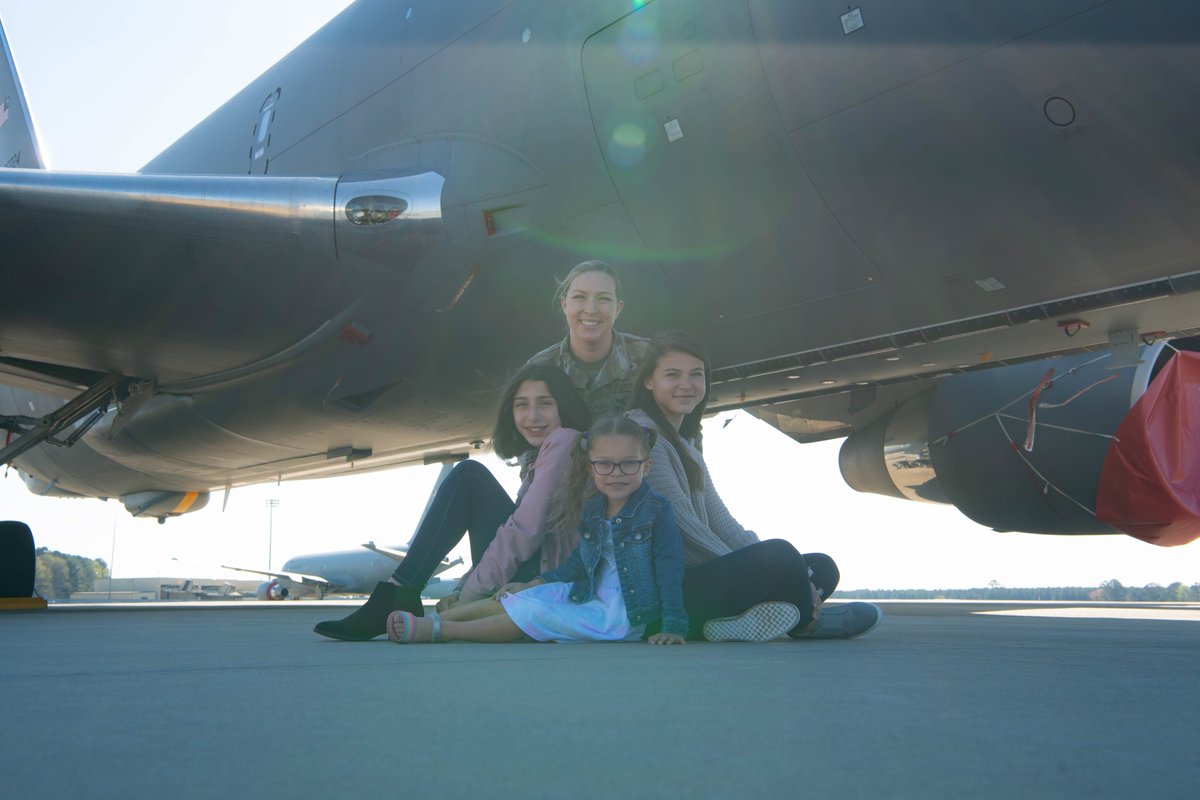 916ARW's tweet photo. April is the MotMC, @916ARW wants to highlight the kids behind the Airmen! MSgt Sarah Rosales is the Wing Career Advisor for @916FSS and one half a dual military Air Force couple.
#916ARW | #APRILMotMC | #familyfirst | #MonthoftheMilitaryChild | #DualService | #ReserveResilient https://t.co/zKwM3r0B7X