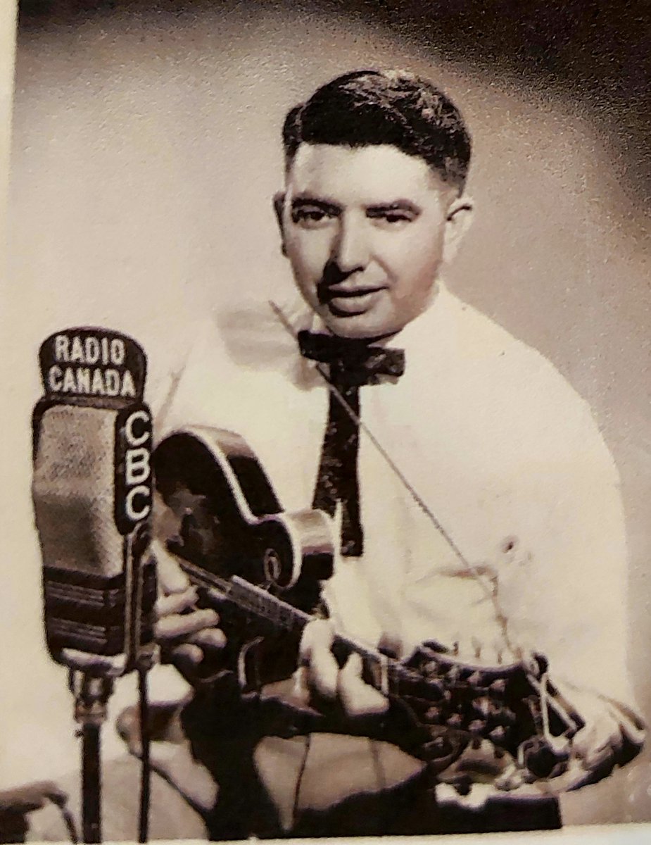SugarCamp2's tweet photo. 33.45.78 #NowPlaying๏ธ
@CIUT895FM
listen now on https://t.co/LYvCUolgeD
#Rockabilly Built Right In
#RonScott & The Rank Band - The White Rose - 45 - Halifax NS - 1957
#vinyl #vinylrecords #records #albums #albumsyoumusthear https://t.co/36HQmjCUSA