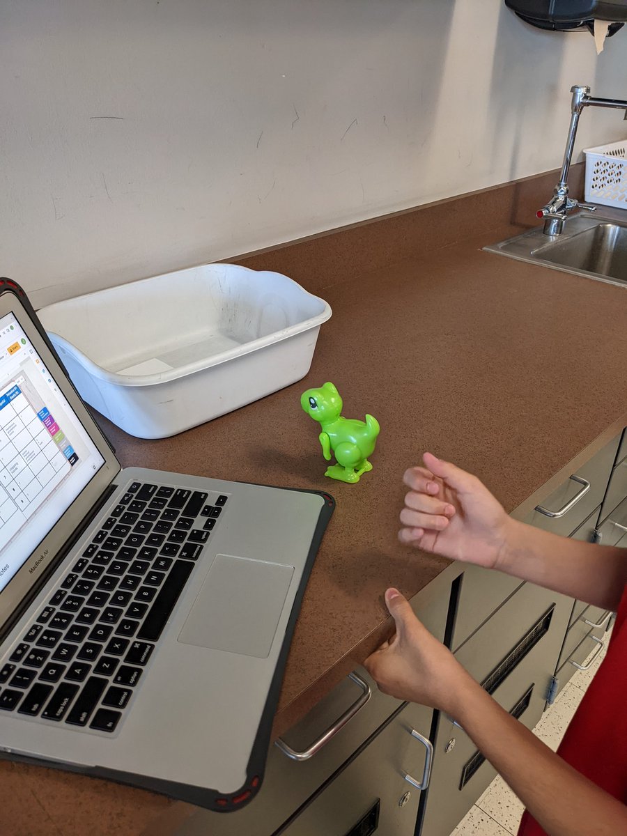 laurie_heisel's tweet photo. Investigating energy in toys today in science! 
@TheCreekMCMS 
@MCMS_Taylor 
#232connect https://t.co/LwO1QGG263