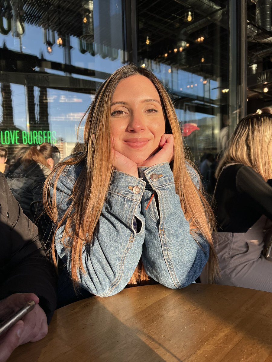 Dani_GL's tweet photo. Y por aquí les quiero desear un lindo inicio de semana 🧡☀️ https://t.co/OVnOkpVHyY