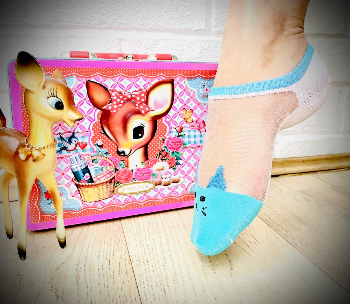TinyICFeet's tweet photo. Pussy socks for my tiny feet ❤️
#kitsch #pussy #toes #toeslovers #feetloversheaven #feet #footsniffing #footworshi̇p #footfetish #onlyfans #pussy #socks #sheersocks https://t.co/9ZCn48sxrF