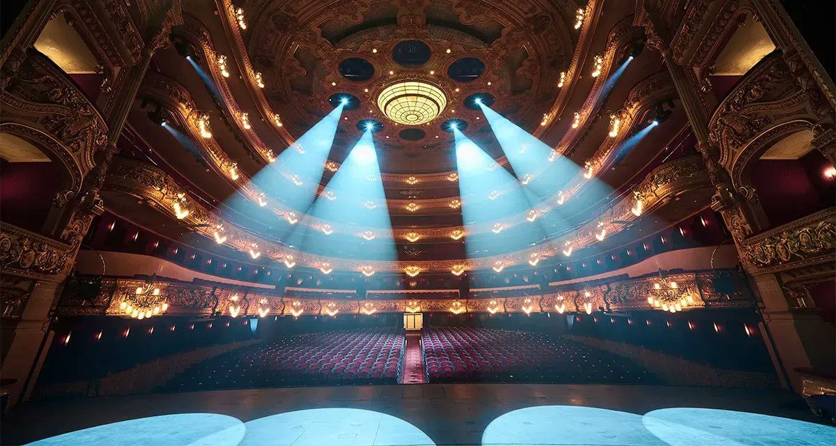 BarcelonaTeatre's tweet photo. COM CELEBRAR ELS 175 ANYS DEL LICEU? El 4 d’abril el @Liceu_cat celebra 175 anys d’història. T’expliquem tots els actes que s’han organitzat per celebrar-ho: https://t.co/NLlOLteUK0 https://t.co/XP0z0mYDh9