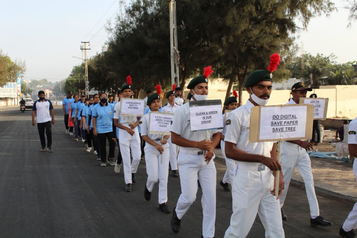 DlParmar13's tweet photo. #PuneetSagar
#NCCGUJARAT
4 Gujarat naval unit NCC, Jamnagar GP conducted an awareness rally by cdts as part of Puneet Sagar Abhiyan emphasising on the importance of water and ways and means of conserving it.
@HQ_DG_NCC @DefencePRO_Guj @GovernorofGuj @drajaykumar_ias
@CMOGuj https://t.co/RXw3Xny9hf