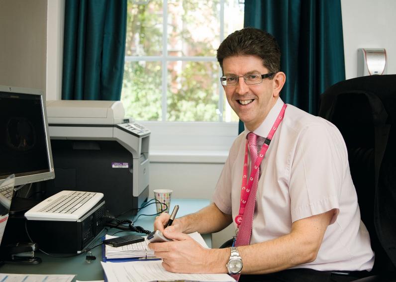 We’re very pleased to announce @TheRoyalMarsdenNHS and <a href="/ICR_London/">The ICR</a> have received a global award for transforming #breastcancer treatment. The <a href="/AACR/">AACR</a> award is one of the world’s most prestigious for work that has transformed treatment for many patients with breast cancer.