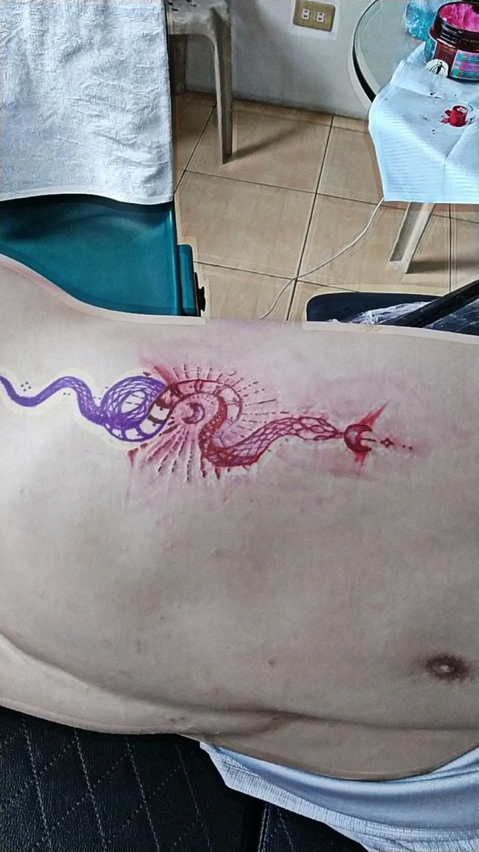 vyrown's tweet photo. first❤️🐍
#TattooColour #tattoos #Firsttattoo https://t.co/I7NPrSpGH3