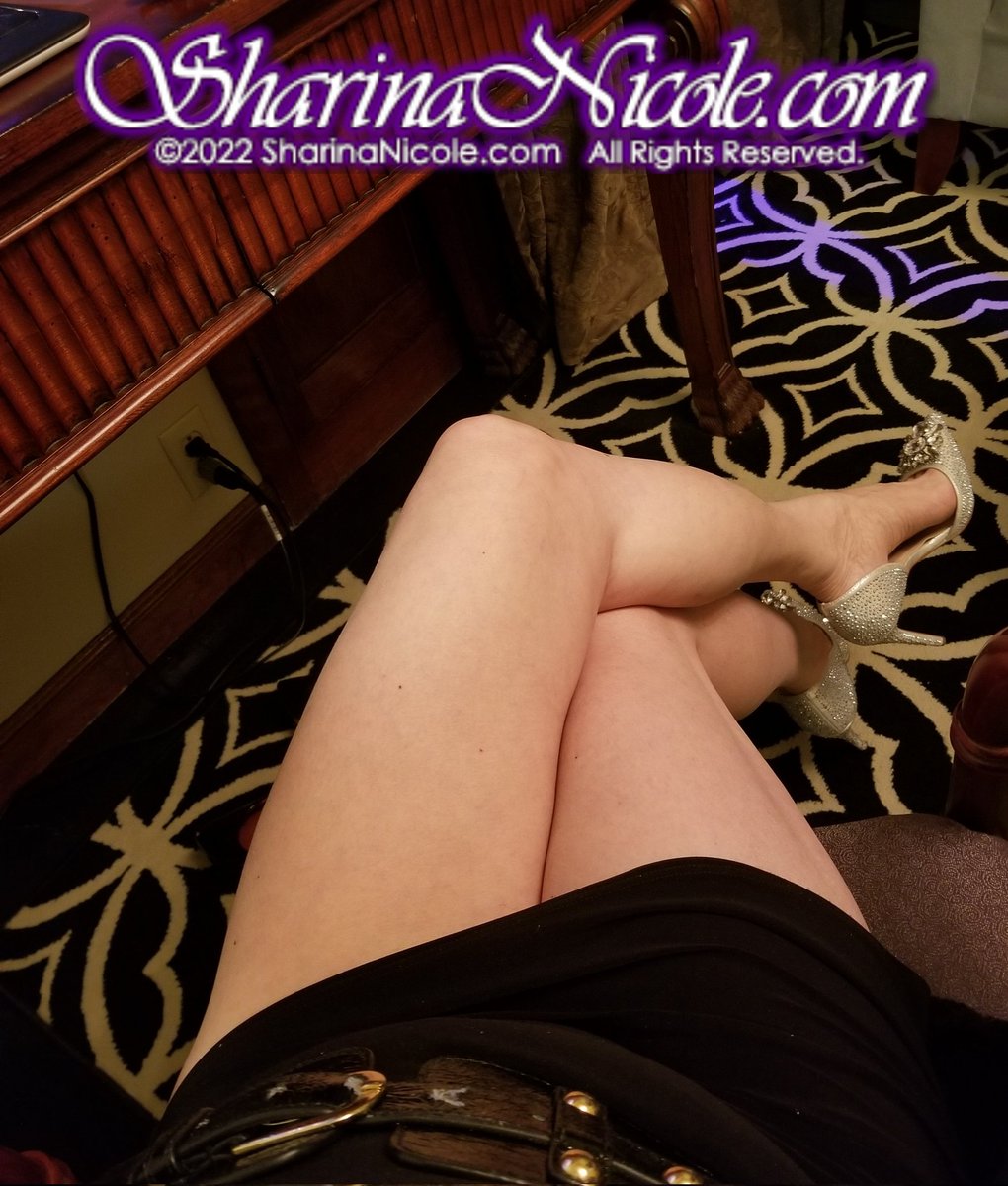 SharinaNicole's tweet photo. Watching "Steph" day 2 picking out perfume. 🎀
Notice the demur pulling down of her miniskirt. I SEE HER PANTIES! 🐱
I Love LOVE a glass with lip prints. "Jessica Rabbit" still lingering...🍸🍹🐰
#ExtendedSession
#ExtendedReality
#Feminization
https://t.co/p6JuoaYx5Z https://t.co/kH7pXPnPRl