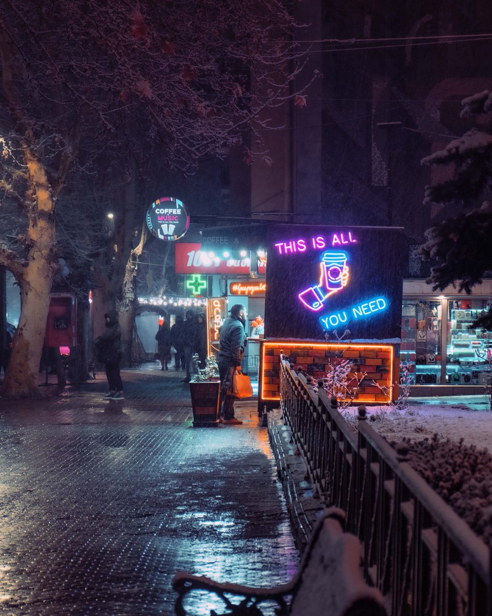 lyovons's tweet photo. Walking from Tumanyan street to Pushkin street. On the right side of Mashtots https://t.co/uyTu3AC2nS