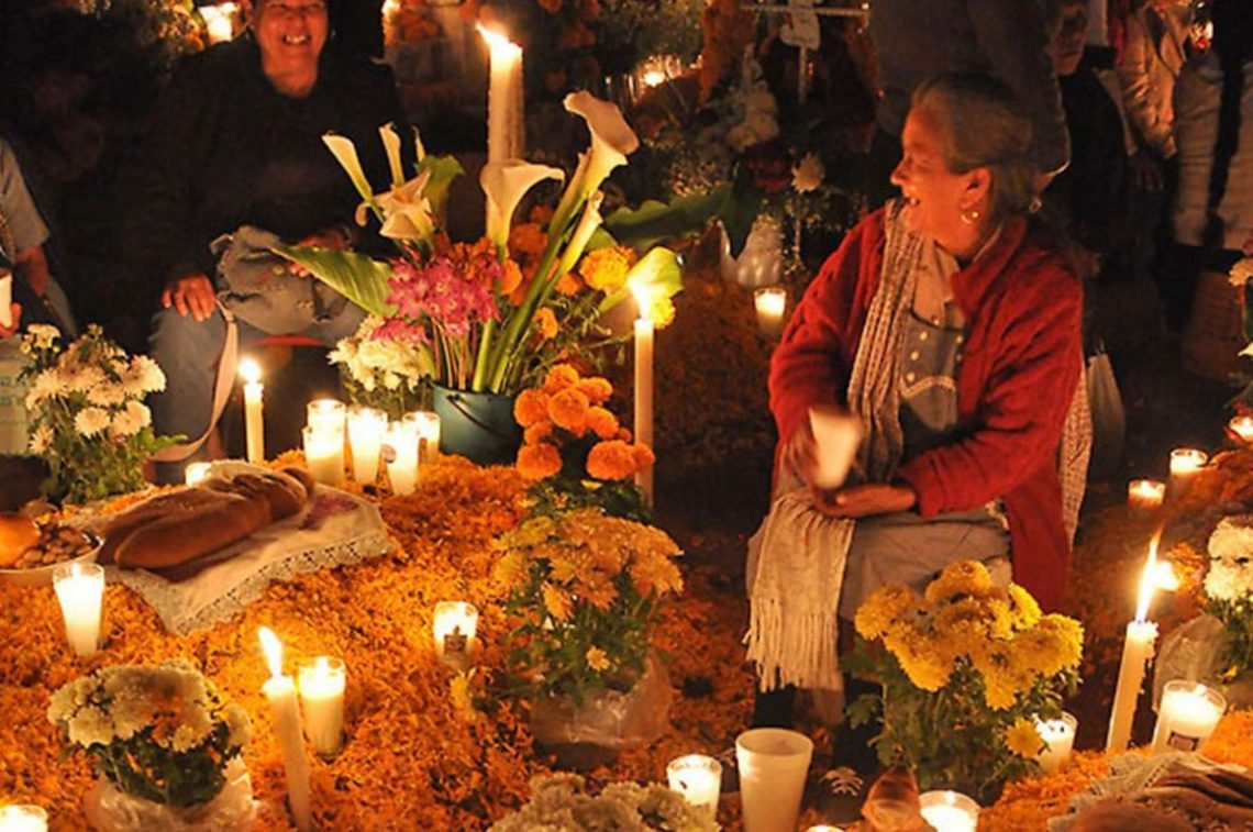 CCV434Teko's tweet photo. Otras festividades que tiene la cultura Teko son la Semana Santa, el día de la Santa Cruz, el Día de Muertos, el día de la Concepción, el día de la Virgen de Guadalupe, la Navidad y el Año Nuevo.
#Festividades #CulturaTeko
DVRC https://t.co/xELhrBW2Ql
