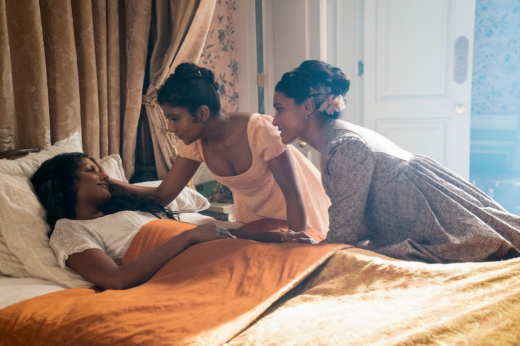 Liiiioness's tweet photo. I don't think you guys understand how I CRIED watching this scene because is was the first time we saw Kate being fussed over by her family - and it only took falling off a horse and taking a blow to the head.
#BridgertonNetflix #bridgertonseason2 https://t.co/iqyahH7EUB