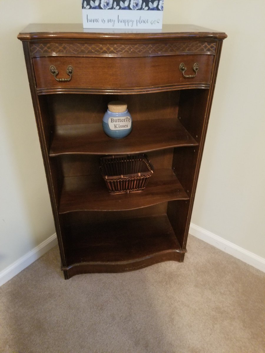 CherylAWicker's tweet photo. Estate sale on Saturday, April 9th at 103 Huntington Place. Furniture, kitchen items, lamps, decor, etc will be available.  More pictures and information coming soon. https://t.co/9ByXLfRbQ3