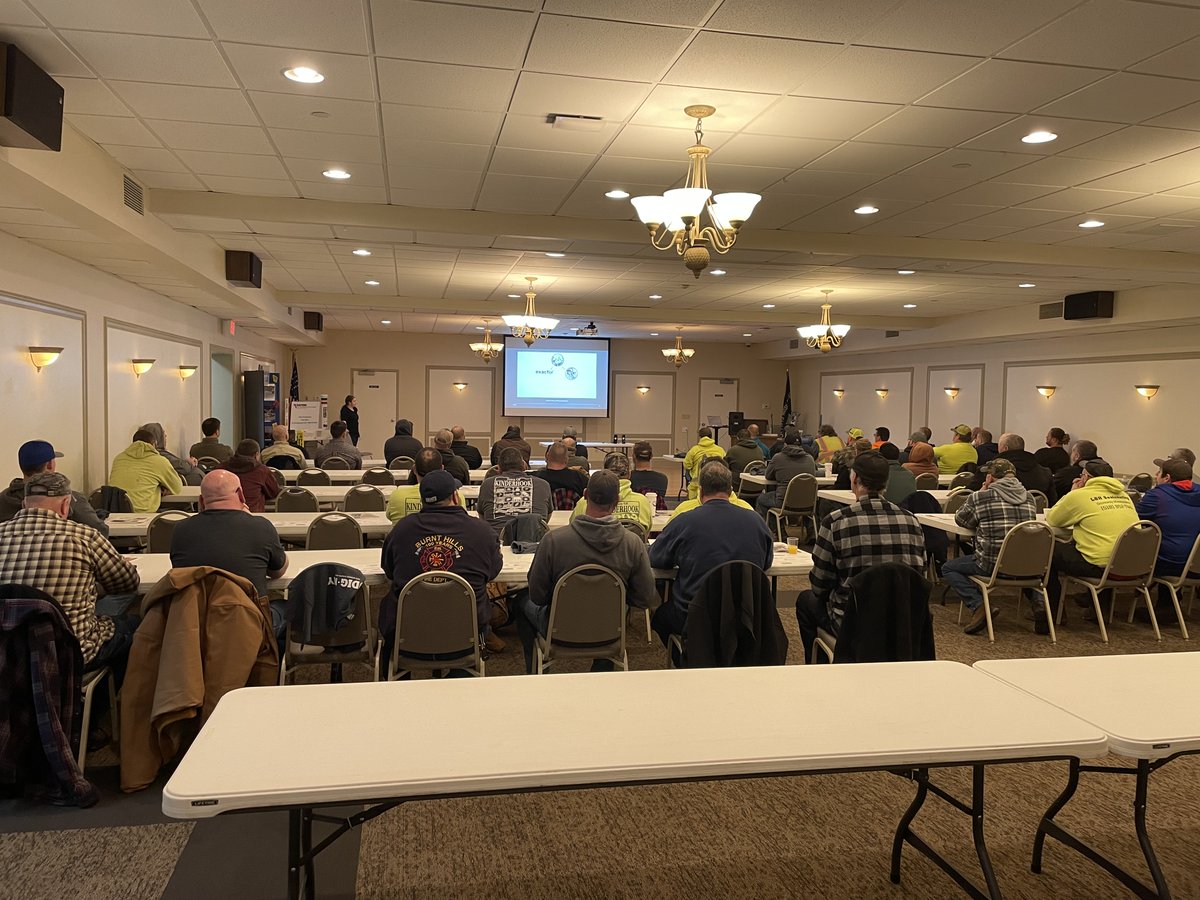 NatGridSafetyJS's tweet photo. Last Tuesday (3/29) &amp; Thursday (3/31), I was at the Latham Fire House with UDIG @UDigNY for the Spring into Safety Excavator breakfasts.  We had over 100 excavators in attendance over the 2 days!  Thanks to all who attended!! @UDigNY_CRNE_Rep https://t.co/mxz9zFBRjo